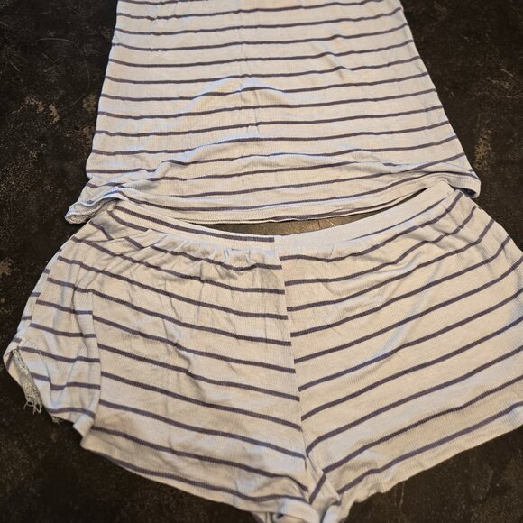 Vince Camuto Blue/White Striped Top and Shorts Pajama Set Loungewear Size Medium - Picture 4 of 6